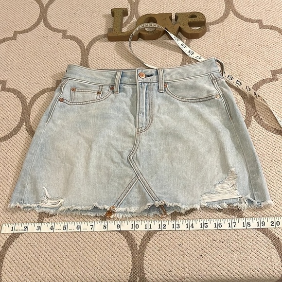 American Eagle Outfitters distressed light wash mini denim skirt - Picture 17 of 17